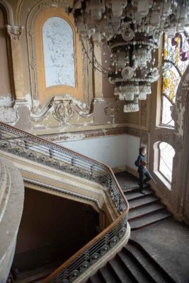 Interior Cazino Constanta. Photo credit Serban Mestecaneanu.