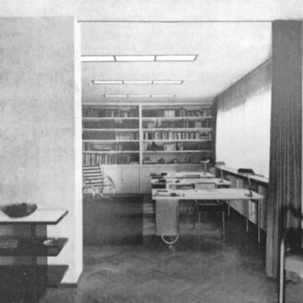 Fig. 9 - Fotografii interior 1936 (Viviendas, 5:45, martie 1936, p.74-77, în Gerardo Brown-Manrique, Rudolf Fränkel and Neues Bauen. Work in Germany, Romania and the United Kingdom, Wasmuth, 2009, p. 48, 114)