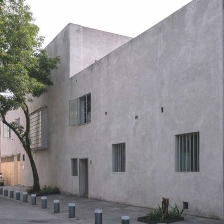 10 - Luis Barragán: House and Studio, Mexico City, 1949, view from the street