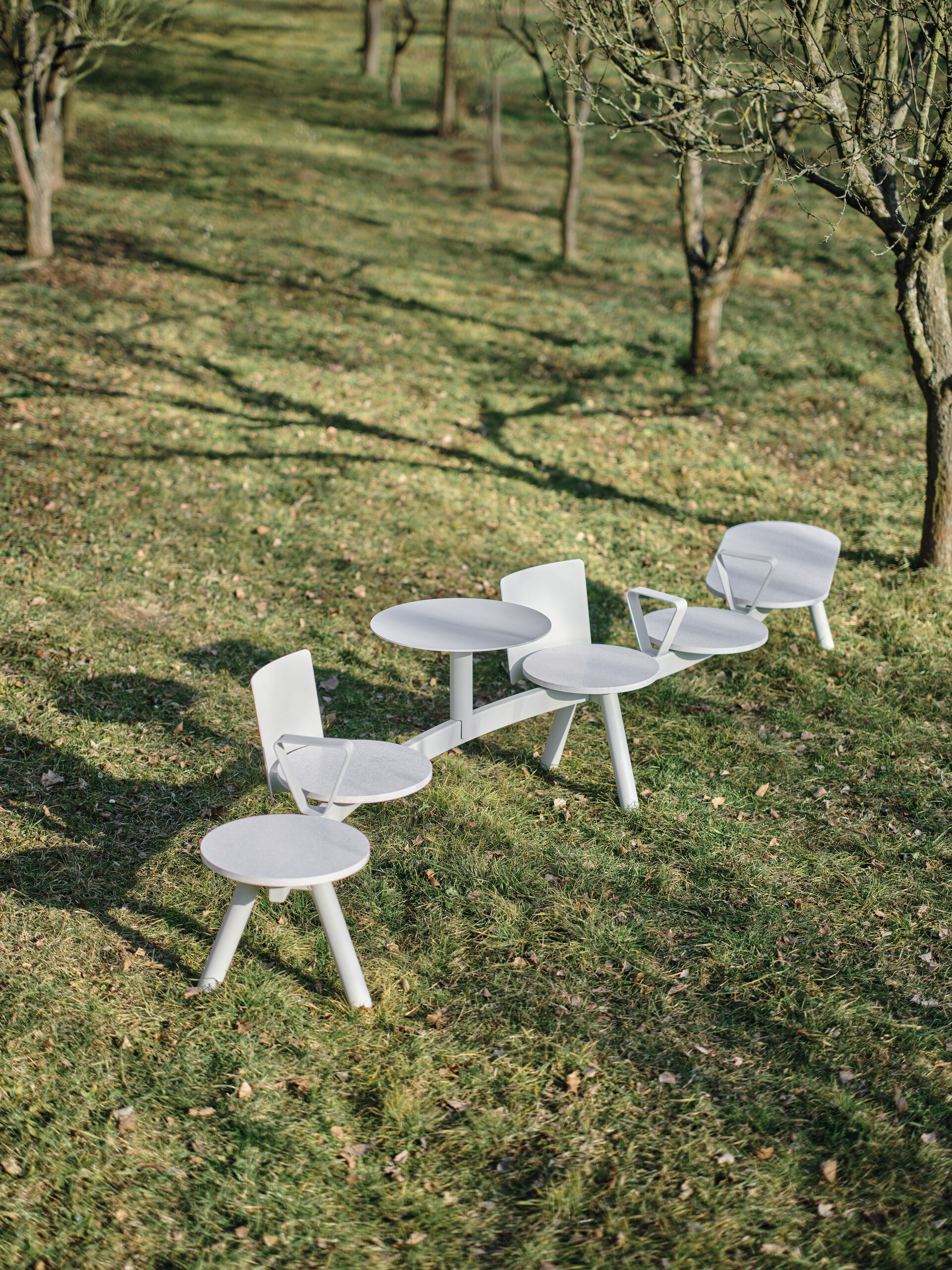 Material Mínus: Durable, Recyclable, and Affordable